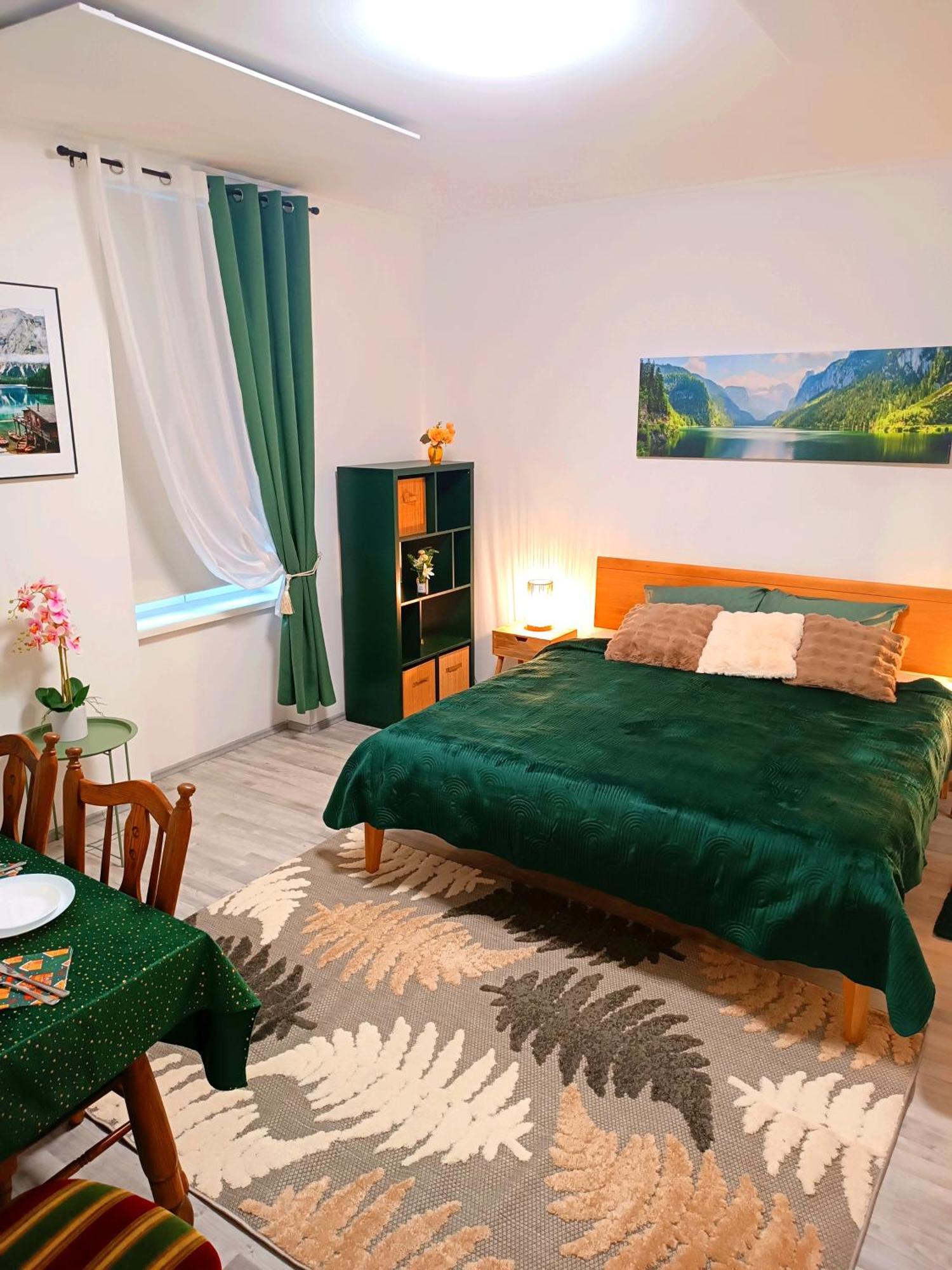 Family Apartments 2 Room'S Centre Muerzzuschlag エクステリア 写真