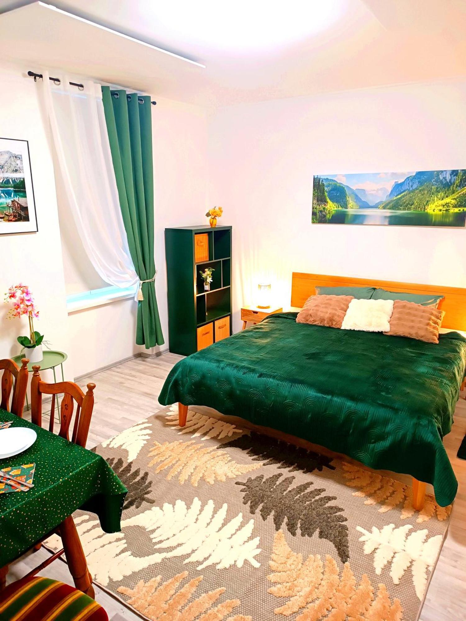 Family Apartments 2 Room'S Centre Muerzzuschlag エクステリア 写真